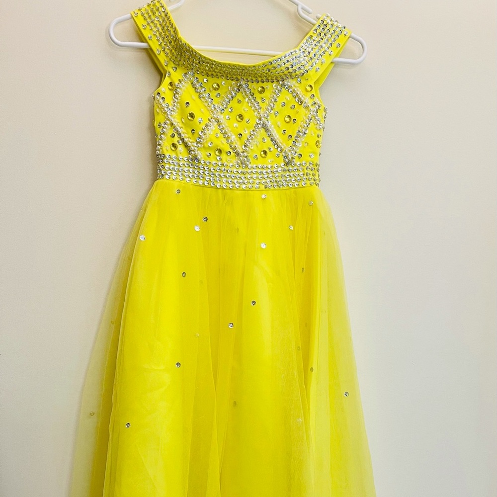 Girls pageant gown in lemon yellow-brand new